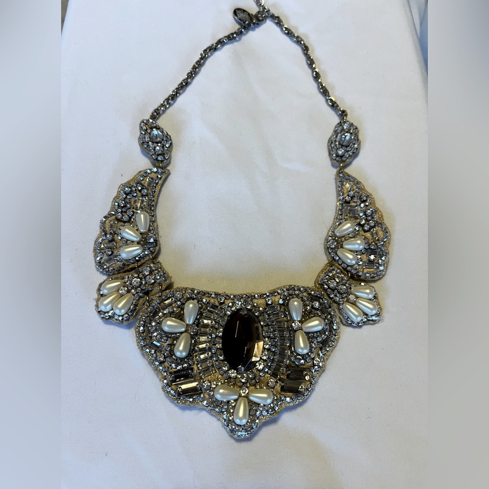 White House Black Market used choker necklace.